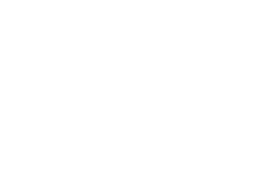 Mit einem würdigen Gegner, der Post SV Dresden, sollte es ein spannendes Duell werden. Genau das Richtige für unsere Kameralinsen. Und so machten wir uns an diesem vernieselten Vormittag des 8. April 2023 auf in den Lockwitzgrund.   Der Verein hatte keine Mühen gescheut. Ein perfektes Gerüst für die beste Perspektive der Hauptkamera installiert und uns eine trockene Unterkunft zum Zusammenbau unserer Technik zur Verfügung gestellt.  Pünktlich ab 11.00 Uhr wurde die Kugel über den Platz geballert. Die Stimmung war großartig. Zahlreiche Fans aus beiden Lagern hatten sich eingefunden. In dem kleinen Stadion hatten sich immerhin rund 300 Zuschauer versammelt und feuerten ihren Favoriten an. Manche unter ihnen wollten auch einfach nur ein spannendes Fußballspiel sehen. Und sie bekamen eins.  Ein Spiel auf Augenhöhe mit einer starken Gastgebermannschaft. Die Lockwitzer gaben alles. Es gab wieder 9 Tore und mindestens 9 mal soviel Chancen obendrauf.