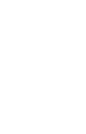 Mit einem würdigen Gegner, der Post SV Dresden, sollte es ein spannendes Duell werden. Genau das Richtige für unsere Kameralinsen. Und so machten wir uns an diesem vernieselten Vormittag des 8. April 2023 auf in den Lockwitzgrund.   Der Verein hatte keine Mühen gescheut. Ein perfektes Gerüst für die beste Perspektive der Hauptkamera installiert und uns eine trockene Unterkunft zum Zusammenbau unserer Technik zur Verfügung gestellt.  Pünktlich ab 11.00 Uhr wurde die Kugel über den Platz geballert. Die Stimmung war großartig. Zahlreiche Fans aus beiden Lagern hatten sich eingefunden. In dem kleinen Stadion hatten sich immerhin rund 300 Zuschauer versammelt und feuerten ihren Favoriten an. Manche unter ihnen wollten auch einfach nur ein spannendes Fußballspiel sehen. Und sie bekamen eins.  Ein Spiel auf Augenhöhe mit einer starken Gastgebermannschaft. Die Lockwitzer gaben alles. Es gab wieder 9 Tore und mindestens 9 mal soviel Chancen obendrauf.